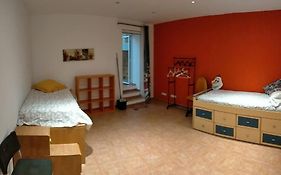 Preciosa Casa De 2 Pisos A 50 Metros De La Playa